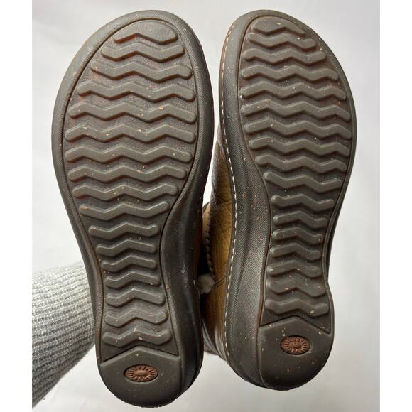 UGG Caspia 1932 Boots 9 Sheepskin Leather Laceup Cozycore Hygge Short Ankle Warm - Picture 6 of 12